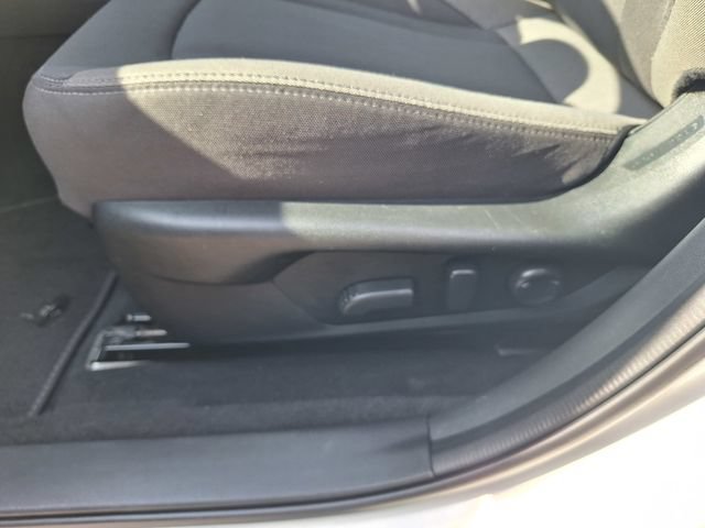 Used 2025 Subaru Crosstrek 2.5i Premium AWD/4WD image 17