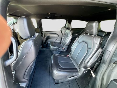 Used 2025 Chrysler Pacifica Select FWD image 27