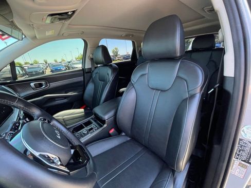Used 2025 Kia Sorento S w/ Panoramic Sunroof Package FWD image 20