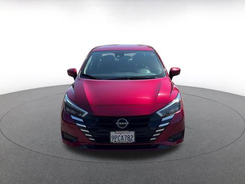 Used 2025 Nissan Versa SV image 4