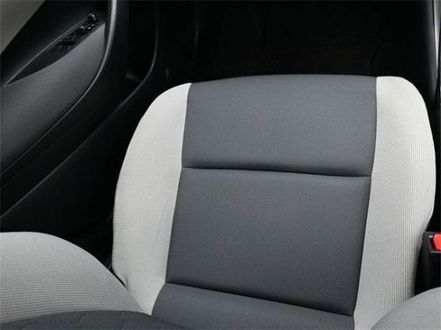 Used 2025 Toyota Corolla LE image 9