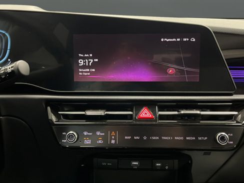 Used 2025 Kia Niro FWD image 13