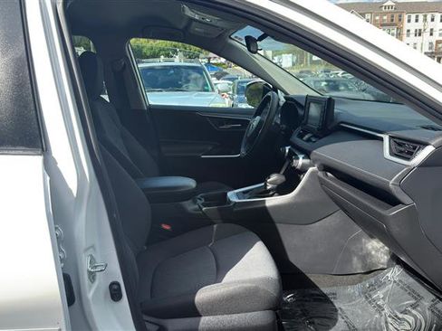 Used 2021 Toyota RAV4 XLE AWD/4WD image 14