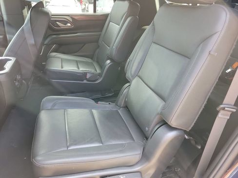 Used 2023 Chevrolet Tahoe Z71 w/ Luxury Package AWD/4WD image 17
