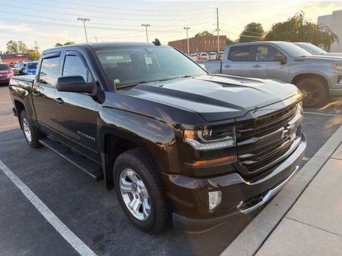 Used 2017 Chevrolet Silverado 1500 LT w/ All Star Edition AWD/4WD image 3