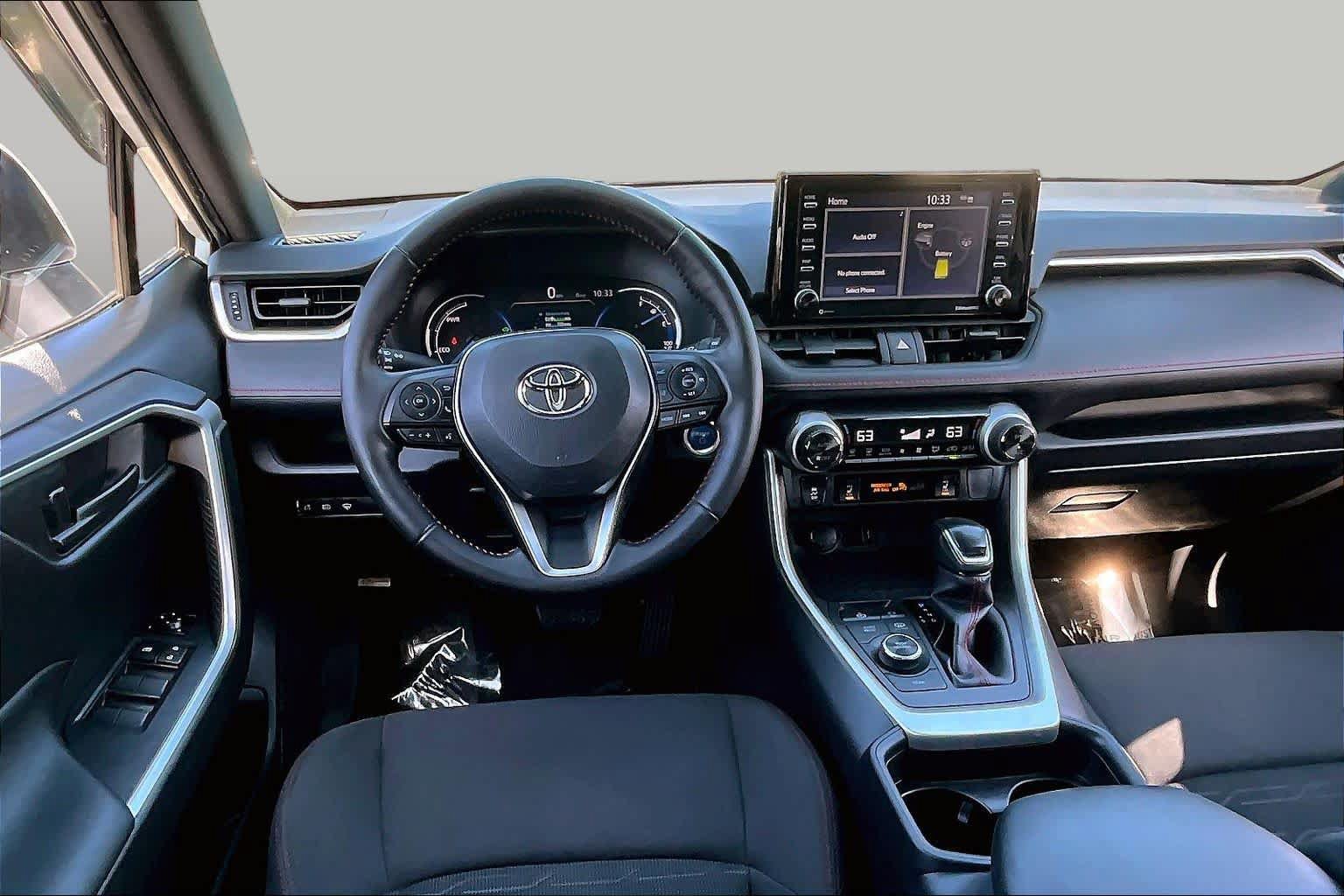 Used 2021 Toyota RAV4 SE w/ Weather & Moonroof Package AWD/4WD image 11