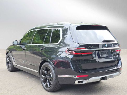 Used 2025 BMW X7 xDrive40i w/ Premium Package AWD/4WD image 5