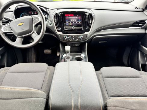 Used 2021 Chevrolet Traverse LS FWD image 15