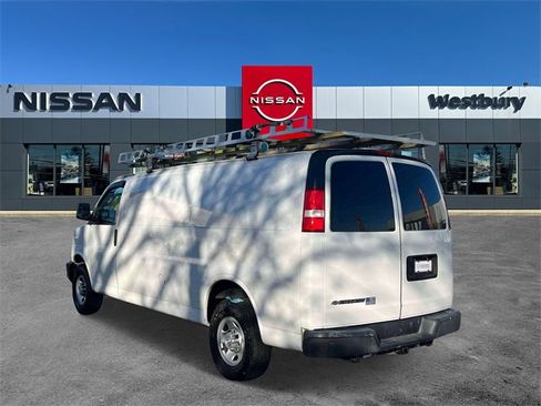 Used 2018 Chevrolet Express 2500 Extended image 6