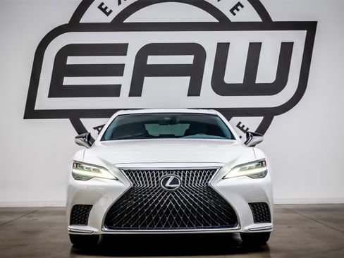 Used 2021 Lexus LS 500 w/ Accessory Package (Z2) image 3