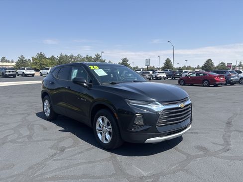 Used 2020 Chevrolet Blazer LT FWD image 2