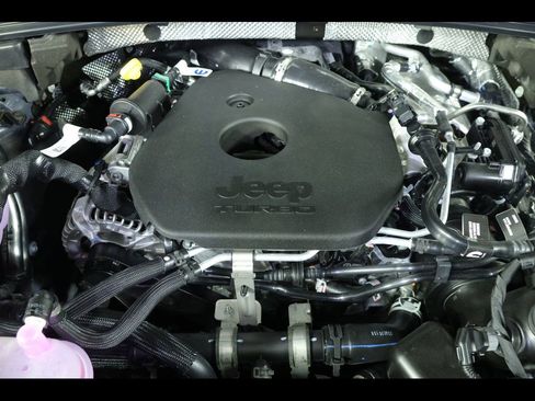 New 2026 Jeep Grand Cherokee Altitude AWD/4WD image 17