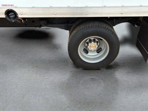 New 2024 Chevrolet Express 4500 w/ Power Convenience Package RWD image 15