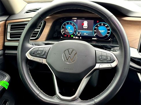 Certified 2024 Volkswagen Atlas SE image 28