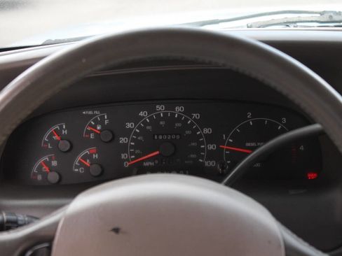 Used 2001 Ford Excursion XLT image 41