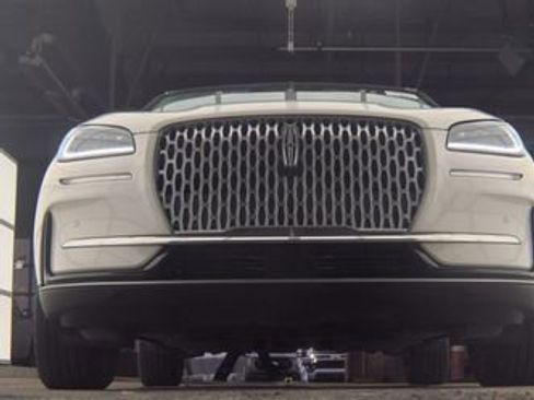 Used 2023 Lincoln Corsair AWD w/ Equipment Group 101A image 6