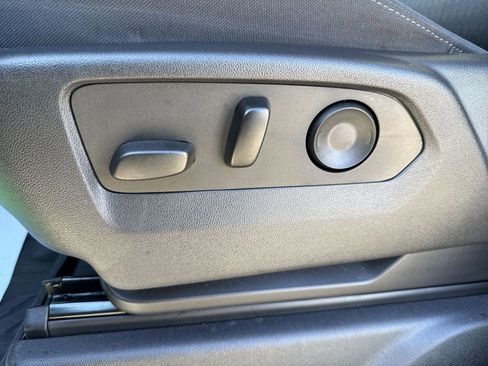 Used 2023 Chevrolet Silverado 1500 LT image 13