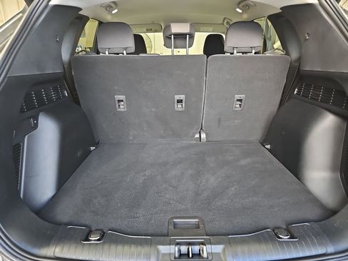 Used 2022 Ford Escape SE w/ SE Sport Appearance Package FWD image 12