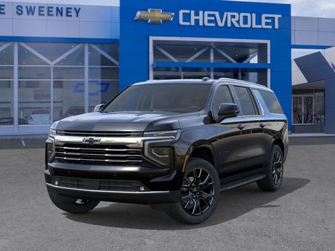 New 2026 Chevrolet Suburban LT w/ Comfort Package AWD/4WD image 6