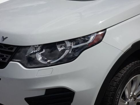 Used 2019 Land Rover Discovery Sport SE AWD/4WD image 32