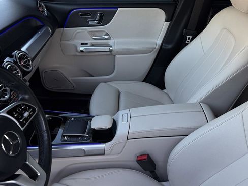 Used 2021 Mercedes-Benz GLB 250 4MATIC w/ Premium Package image 30