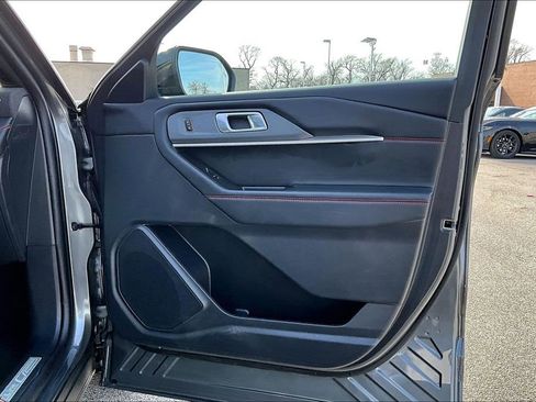 Certified 2025 Ford Explorer ST-Line w/ Premium Package image 23