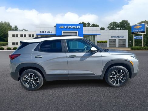 Used 2023 Chevrolet TrailBlazer ACTIV w/ Sun and Liftgate Package AWD/4WD image 3