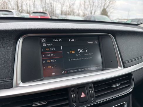 Used 2020 Kia Optima LX image 27