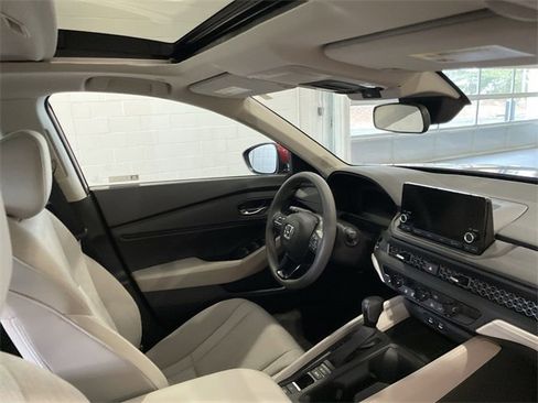 Used 2023 Honda Accord EX image 18