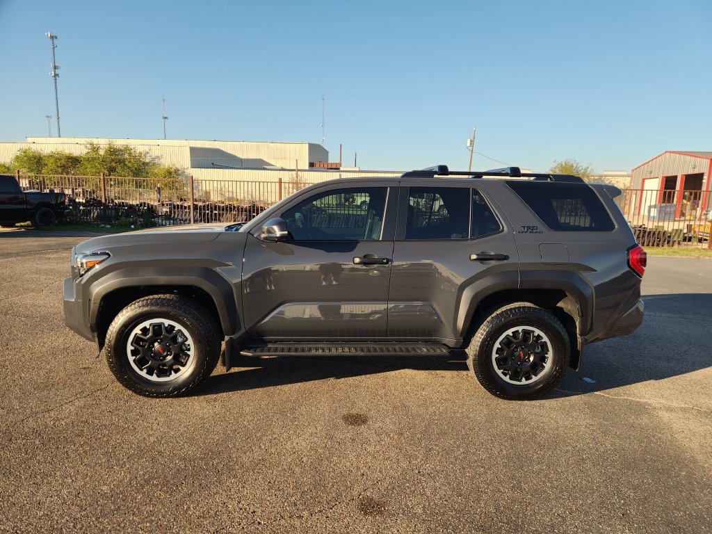 Used 2026 Toyota 4Runner TRD Off-Road Premium AWD/4WD image 4