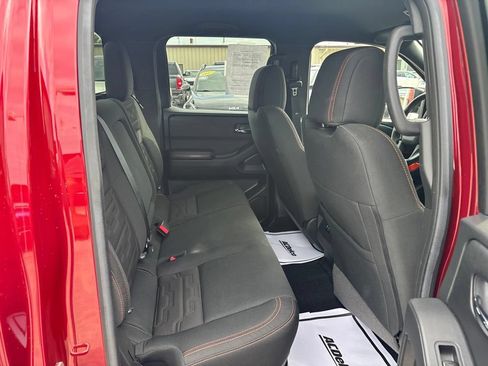 Used 2025 Nissan Frontier PRO-4X AWD/4WD image 40