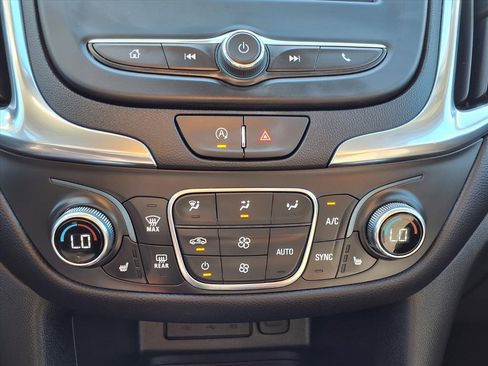 Used 2024 Chevrolet Equinox LT image 12