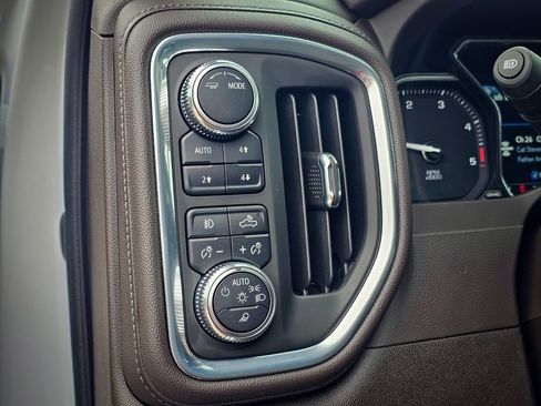 Certified 2022 GMC Sierra 3500 Denali image 20