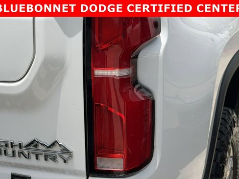 Used 2025 Chevrolet Silverado 2500 High Country w/ High Country Premium Package AWD/4WD image 8