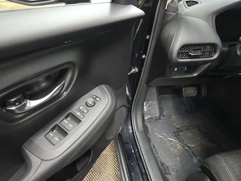 Used 2023 Honda HR-V LX image 27