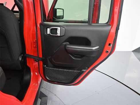 Used 2020 Jeep Gladiator Sport w/ Quick Order Package 24S image 19
