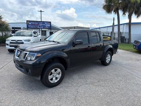 Used 2013 Nissan Frontier SV RWD image 2