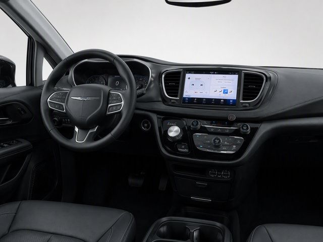 Used 2025 Chrysler Pacifica Select FWD image 9