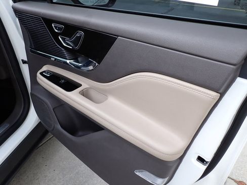 Certified 2022 Lincoln Corsair AWD w/ Premium Package image 13