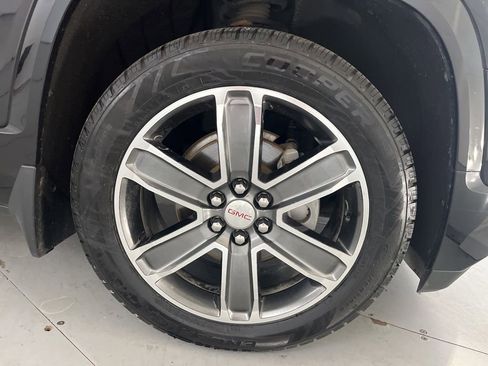 Used 2017 GMC Acadia Denali w/ Technology Package AWD/4WD image 18