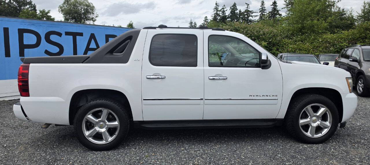 Used 2011 Chevrolet Avalanche LTZ AWD/4WD image 8