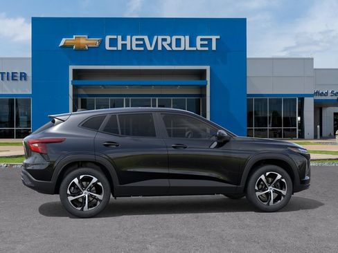 New 2026 Chevrolet Trax RS w/ Sunroof Package FWD image 5
