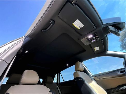 Used 2026 Volkswagen Atlas Cross Sport SE image 14