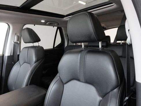 Used 2024 Honda Pilot Touring image 16