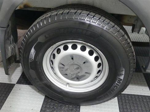 Used 2015 Mercedes-Benz Sprinter 2500 image 14