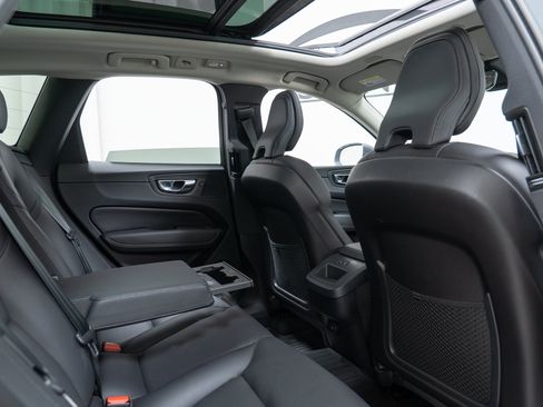 Certified 2023 Volvo XC60 B5 Plus w/ Climate Package AWD/4WD image 23