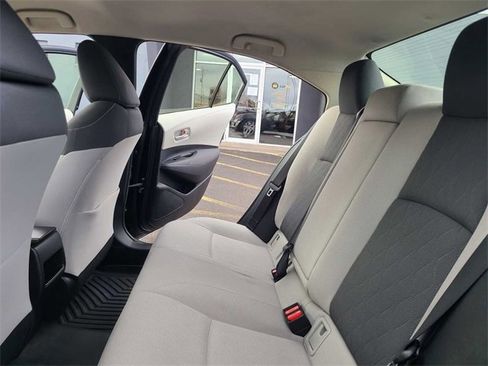 Used 2020 Toyota Corolla LE image 21
