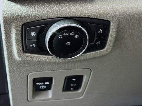 Used 2018 Ford F150 XLT w/ Equipment Group 302A Luxury image 10