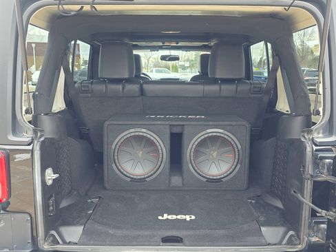 Used 2016 Jeep Wrangler Unlimited Sahara image 14