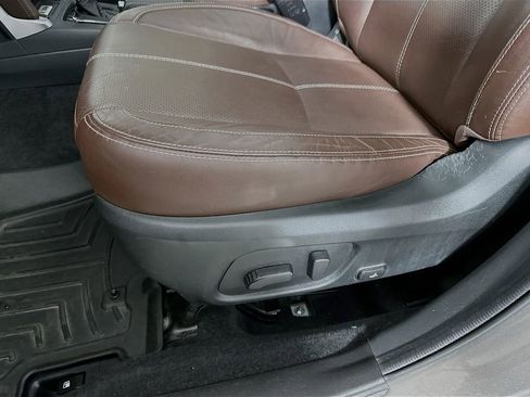 Used 2018 Subaru Forester 2.5i Touring w/ Popular Package #3B image 9